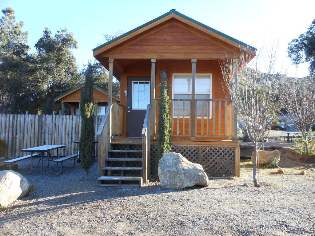 Oakzanita Springs Camping Resort Cabin 1 Descanso Buitenkant foto