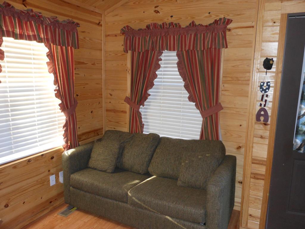 Oakzanita Springs Camping Resort Cabin 1 Descanso Buitenkant foto