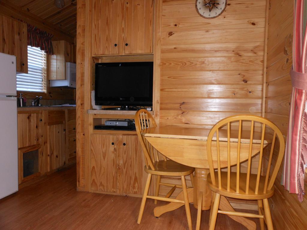 Oakzanita Springs Camping Resort Cabin 1 Descanso Buitenkant foto