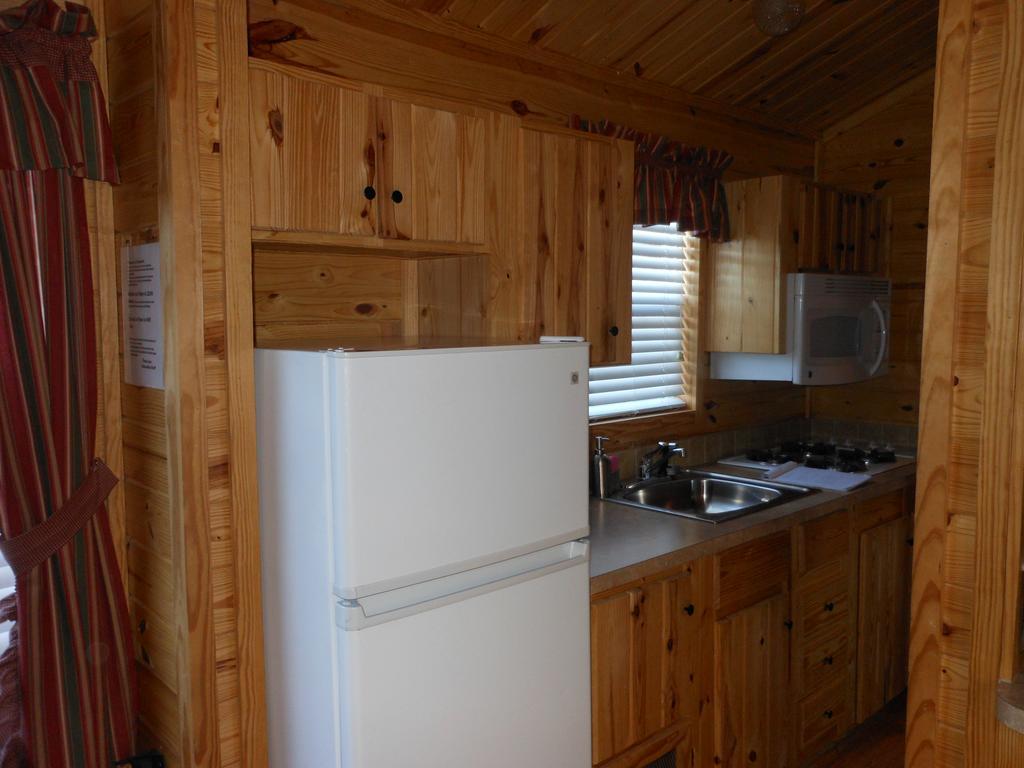 Oakzanita Springs Camping Resort Cabin 1 Descanso Buitenkant foto